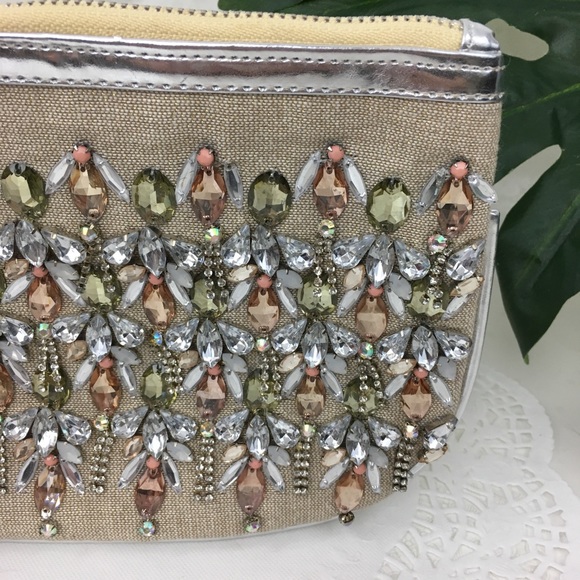 🍄 SOLD 🌿Lovely NWT Rhinestone Linen Wristlet - Picture 2 of 6